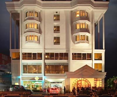 Hotel Abad Plaza (Next To Central Mall)